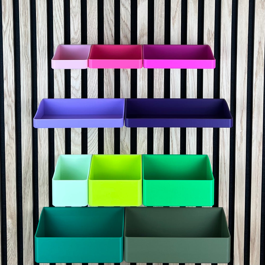 Tiefe Organizer Boxen in Pink, Violett und Grün für Holz-Akustikpaneele