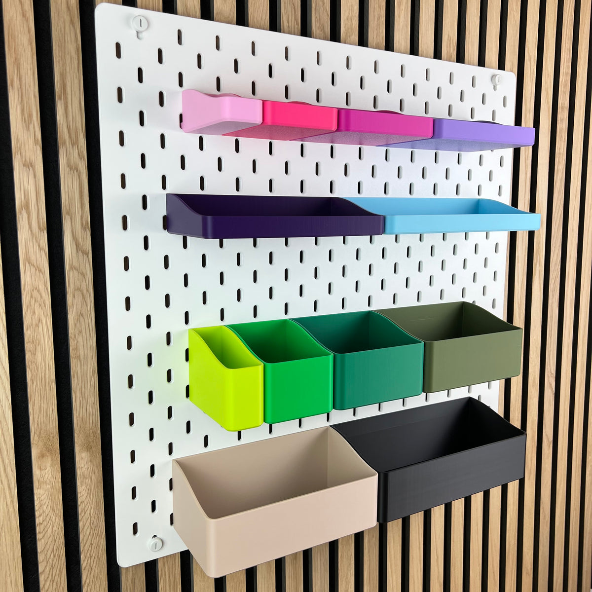 Organizer Boxen für IKEA SKÅDIS von schräg rechts, Größen von schmal bis tief im Vergleich
